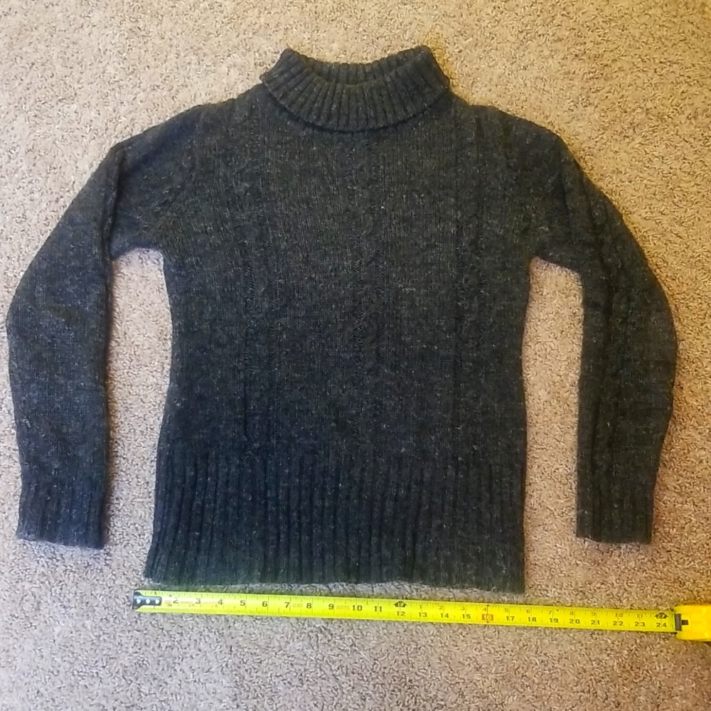 Mens wool sweater M